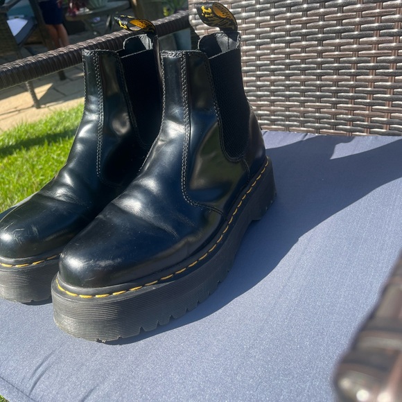 COPY - Dr.martens platform Chelsea boots! - Picture 2 of 8